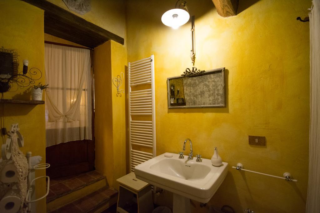 Locanda Dei Melograni Gossolengo ภายนอก รูปภาพ