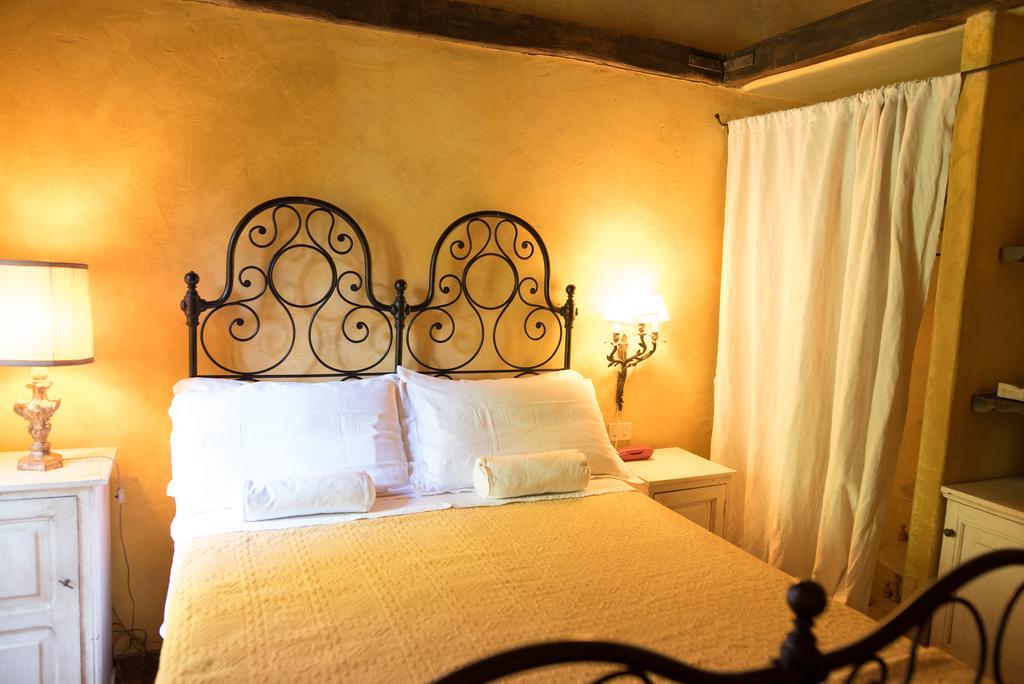 Locanda Dei Melograni Gossolengo ภายนอก รูปภาพ