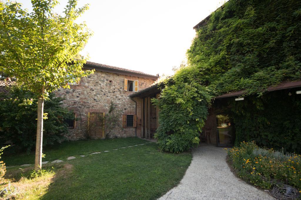 Locanda Dei Melograni Gossolengo ภายนอก รูปภาพ