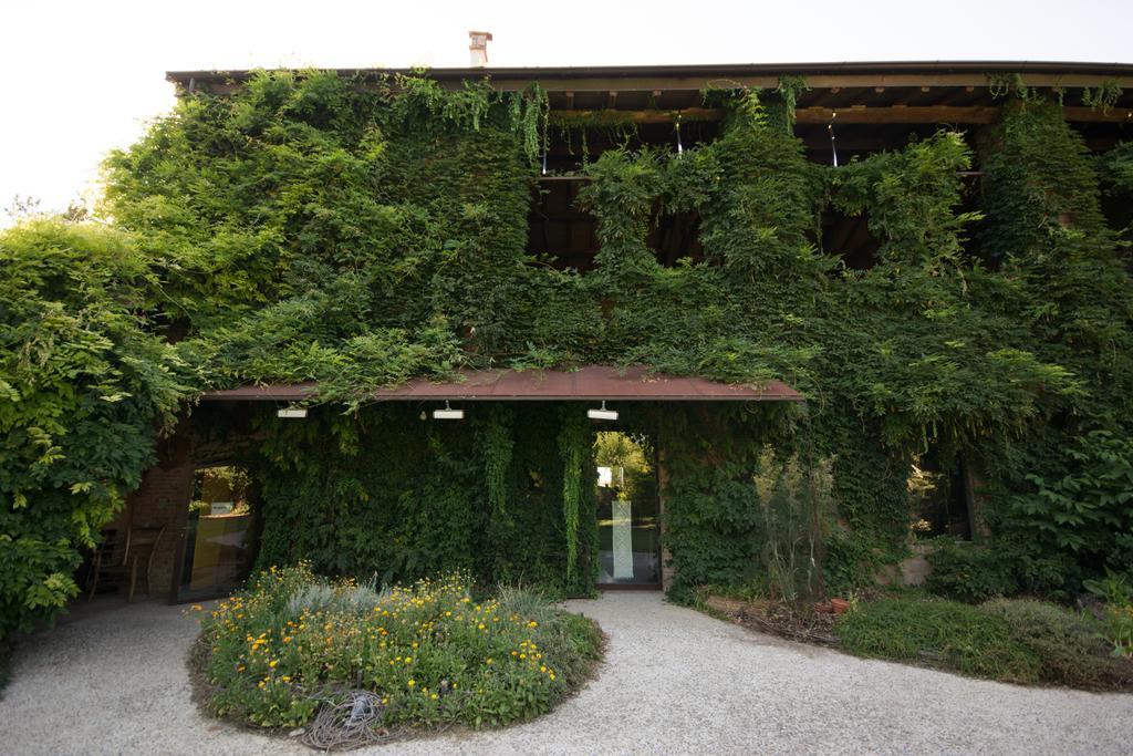 Locanda Dei Melograni Gossolengo ภายนอก รูปภาพ
