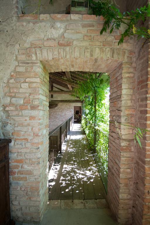 Locanda Dei Melograni Gossolengo ภายนอก รูปภาพ