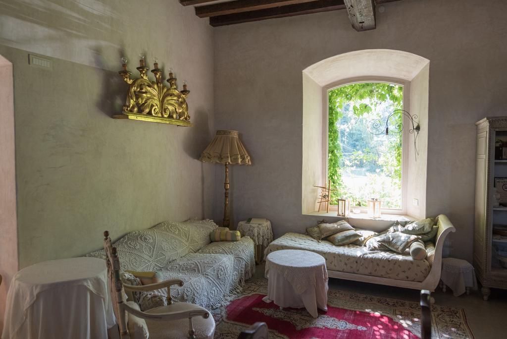 Locanda Dei Melograni Gossolengo ภายนอก รูปภาพ