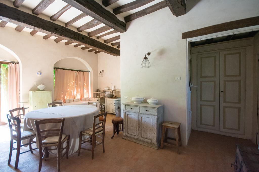 Locanda Dei Melograni Gossolengo ภายนอก รูปภาพ