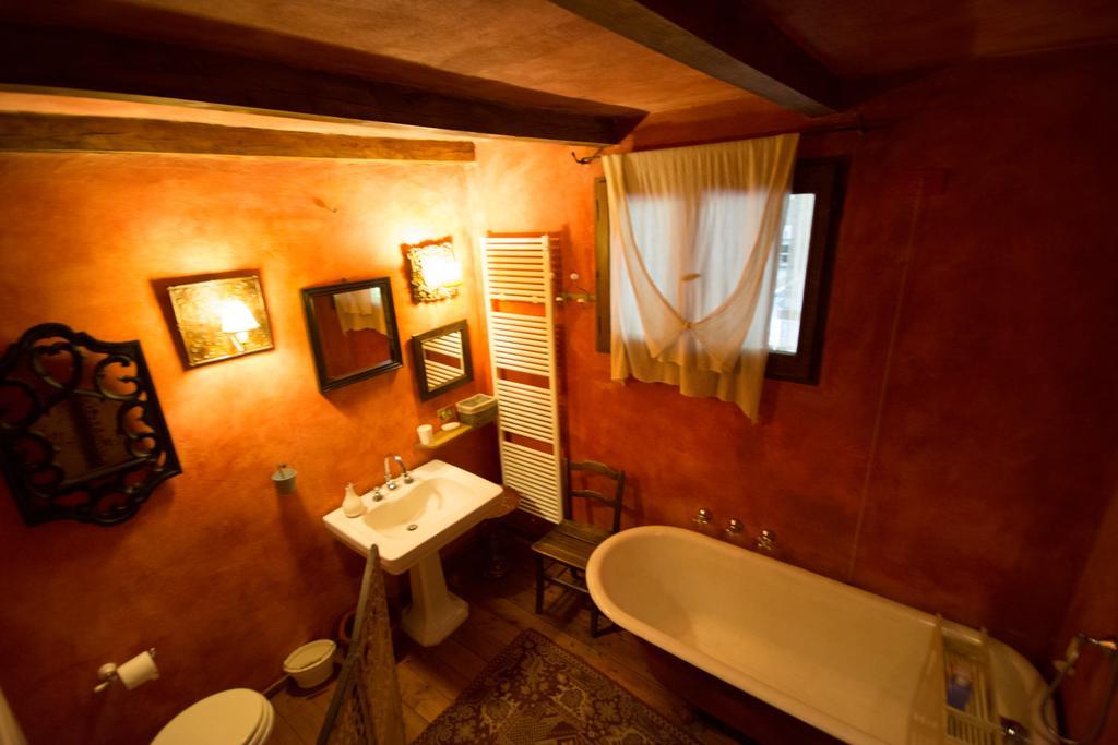 Locanda Dei Melograni Gossolengo ภายนอก รูปภาพ